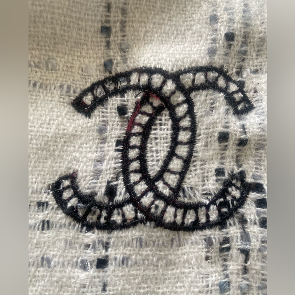 CHANEL Scarf Shawl White Blue Gray Black - Picture 3 of 12